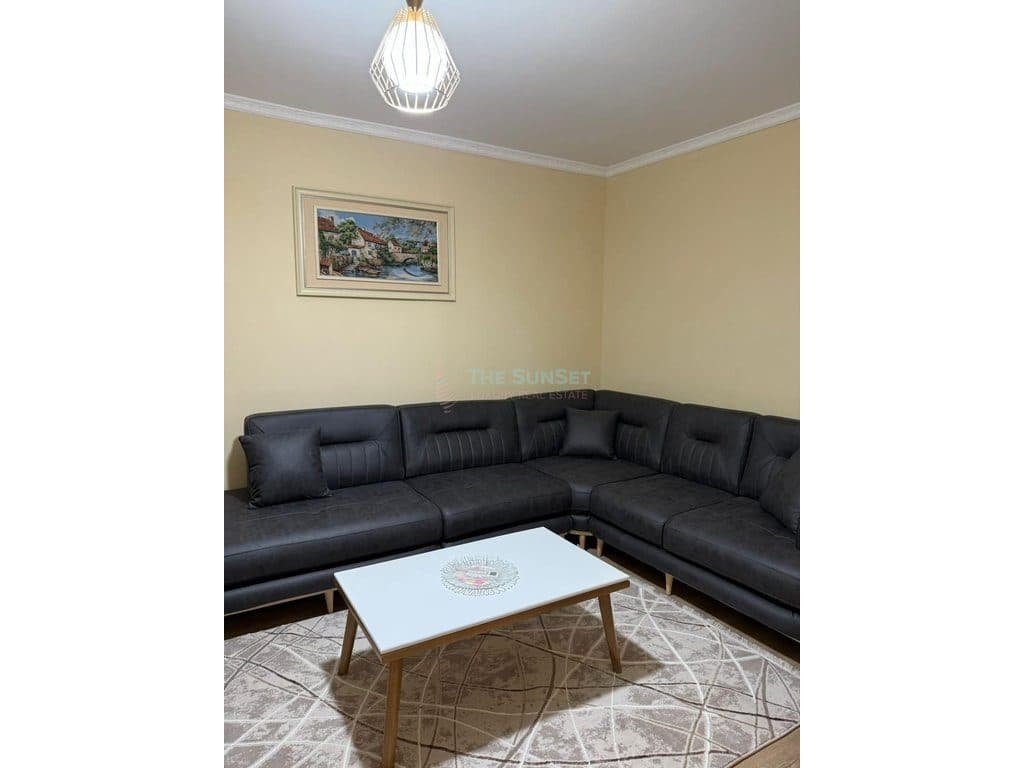 Apartament 1+1 për shitje në Rrugën Ali Demi 2