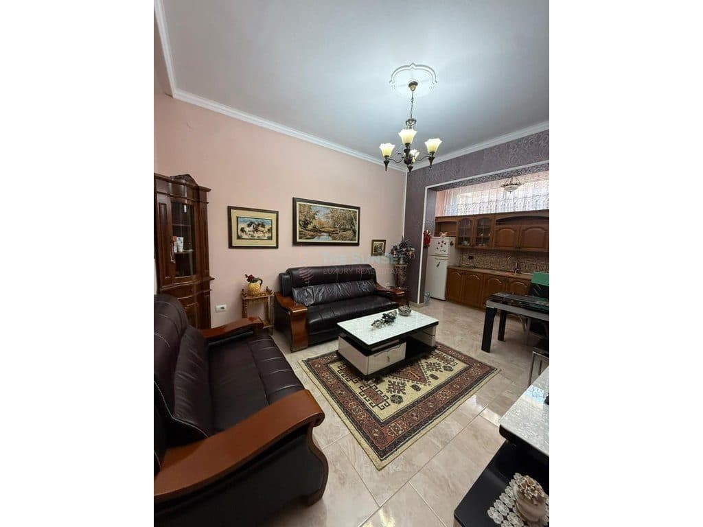 Apartament 2+1 për qira në zonën e Vasil Shantos