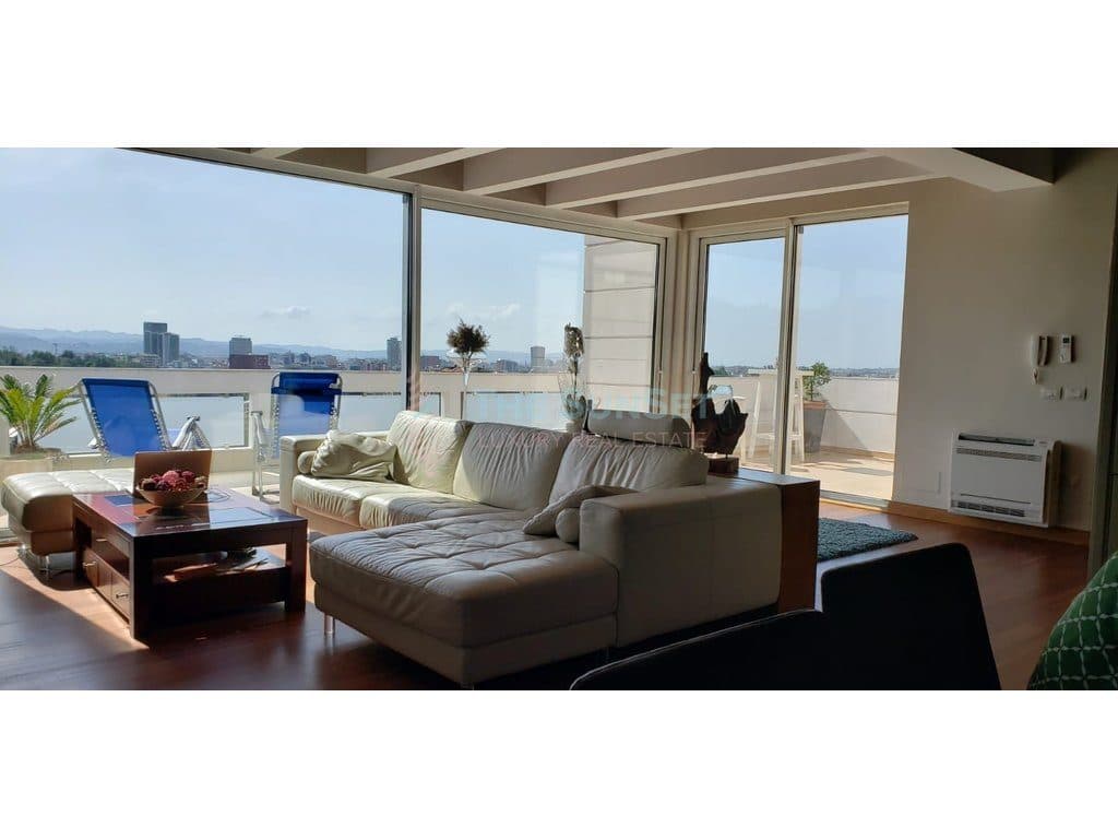 Penthouse për Qira pranë "Sofres së Ariut" 4