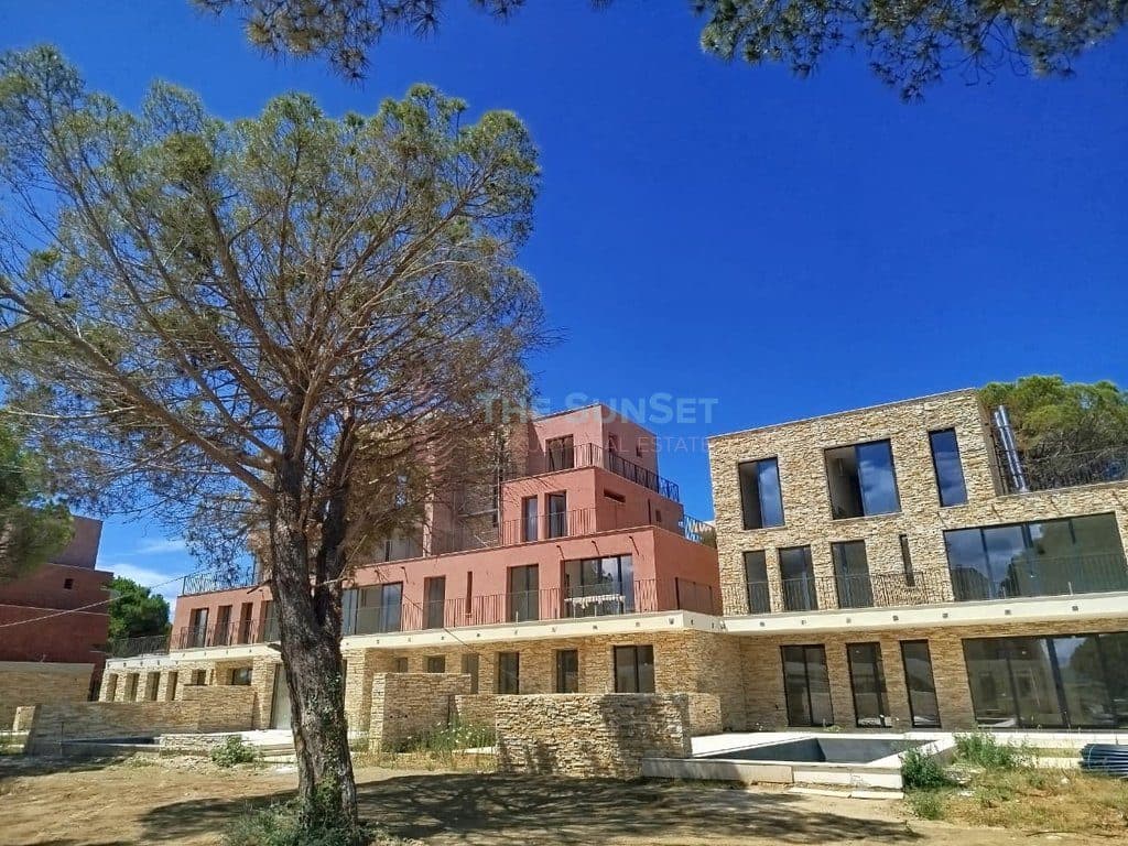 Apartament 2+1+2 për shitje në Porto Lalzi