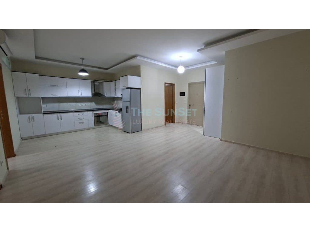 Apartament 1+1 për shitje në zonën e 5 Majit 2