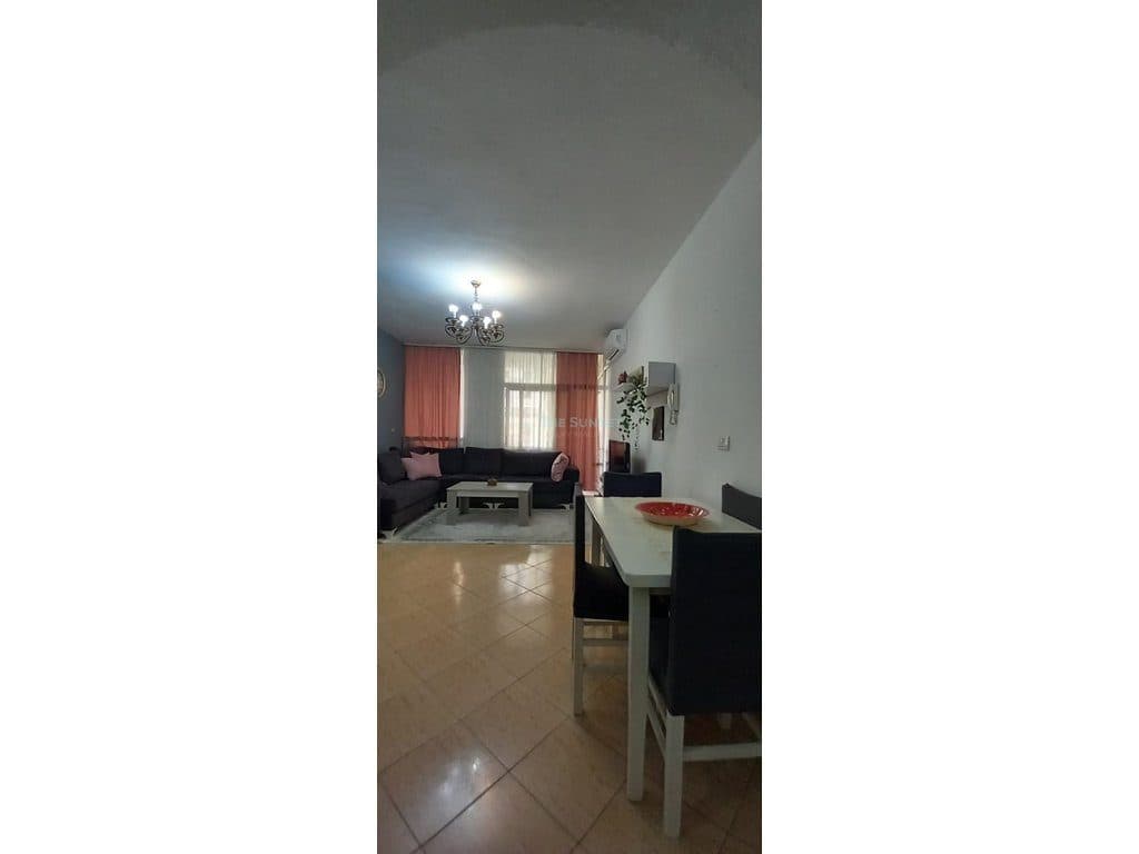 Apartament 3+1 për shitje tek Stadiumi Dinamo !
