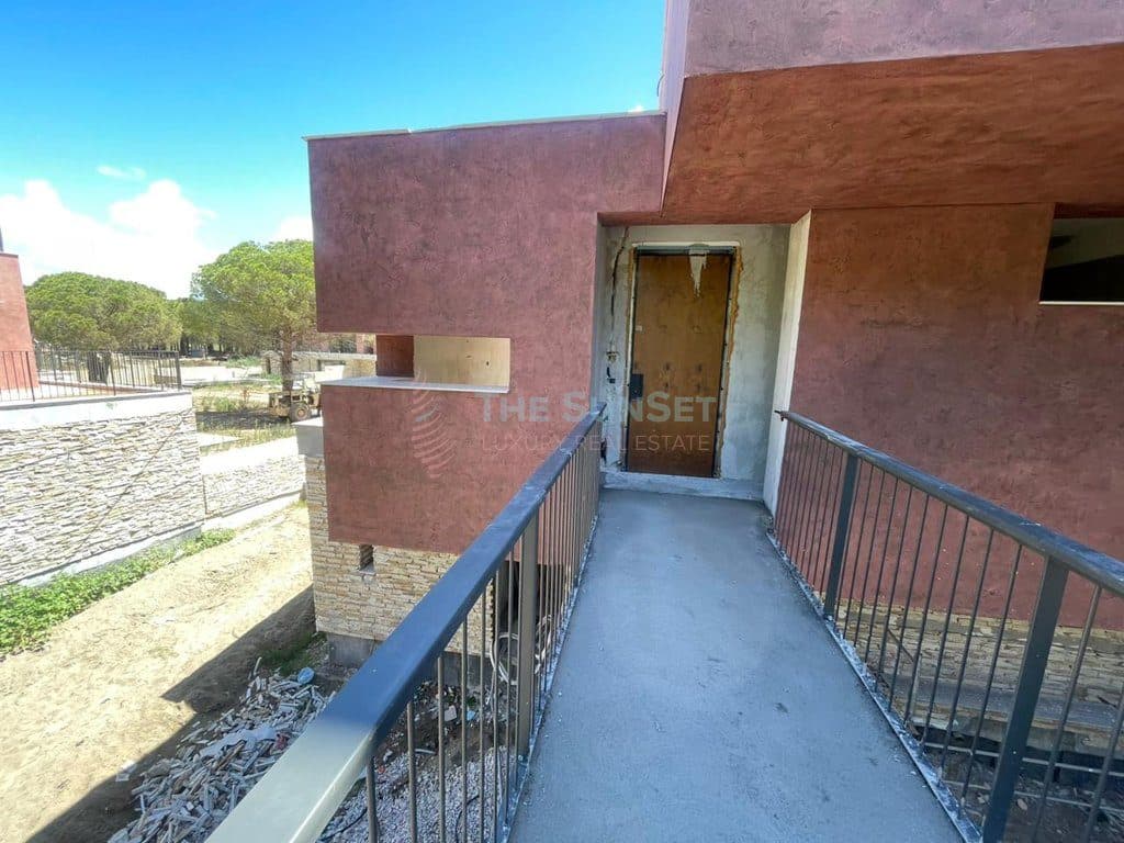 Apartament 2+1+2 për shitje në Porto Lalzi 3