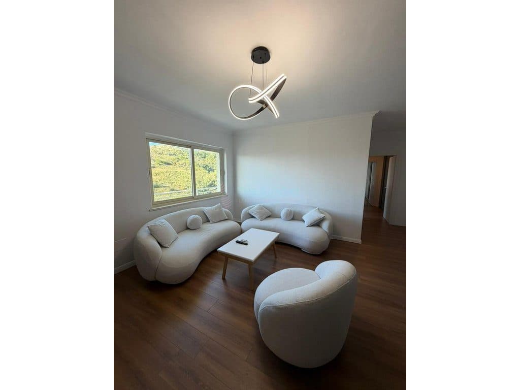 Apartament 1+1 për shitje në zonën e Shkëmbit të Kavajës 2