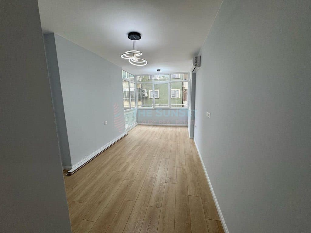 Apartament 3+1 për shitje në Rrugën Myslym Shyri