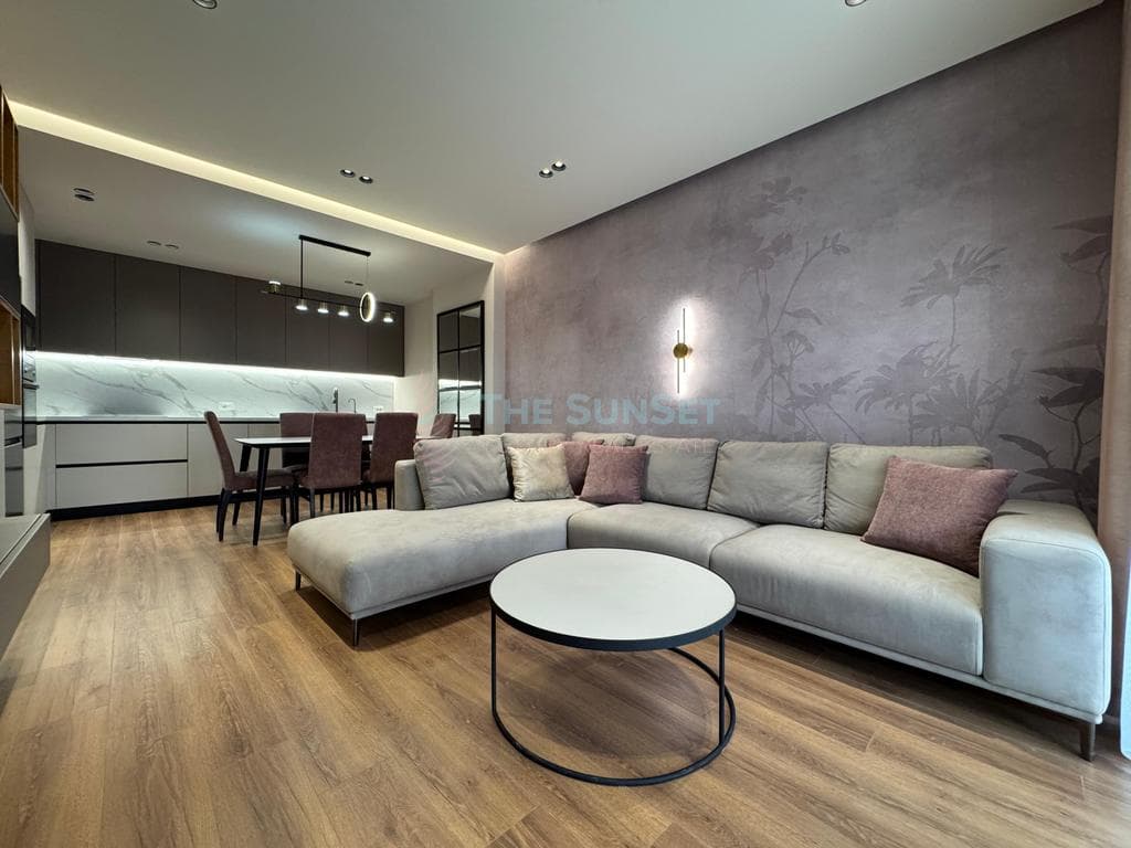 APARTAMENT 1+1 ME QIRA TE SHKOLLA E KUQE