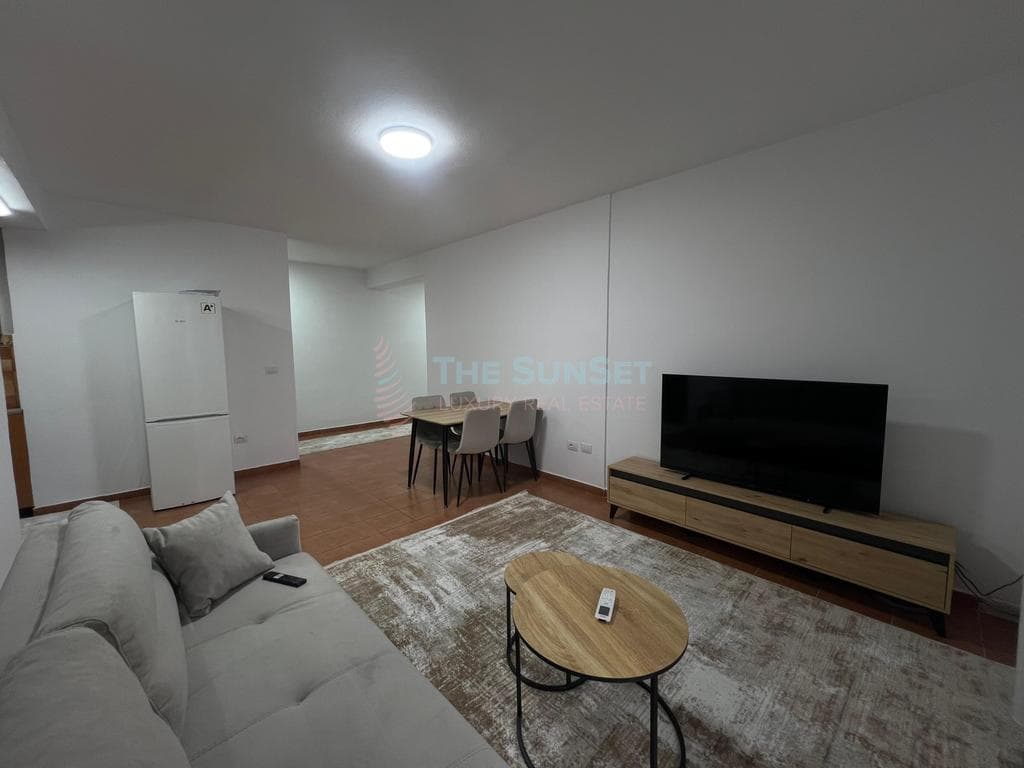 Apartament 1+1 për qira pranë Shkollës së Baletit