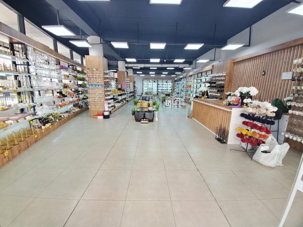 Njësi biznesi për shitje tek Komuna e Parisit! 2
