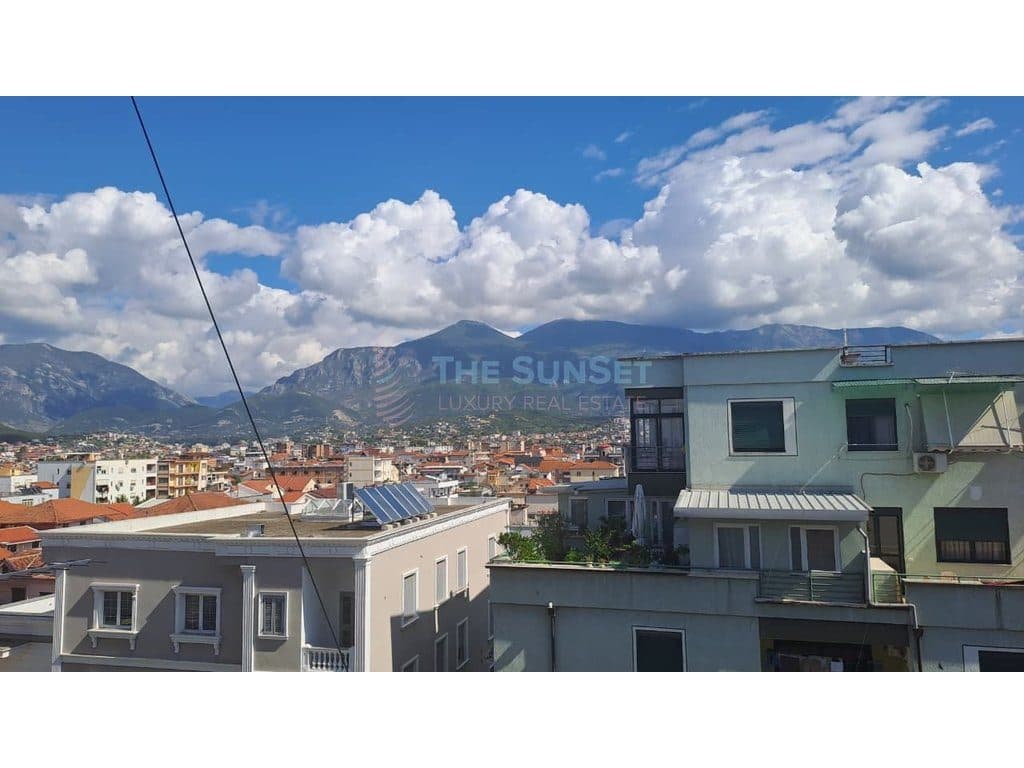 Apartament 2+1 për shitje në zonën e 5 Majit