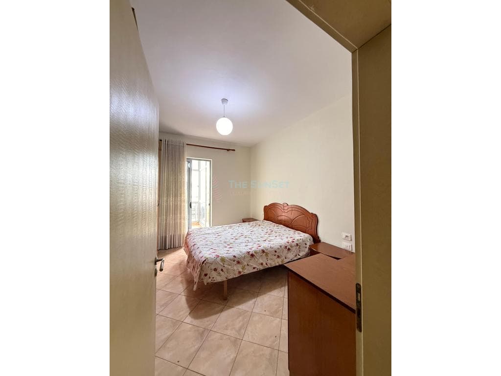 Apartament 1+1 për shitje në Rrugën Ali Demi 4