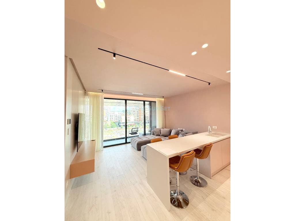 Apartament 1+1 për Qira afër Stadiumit Arena 4
