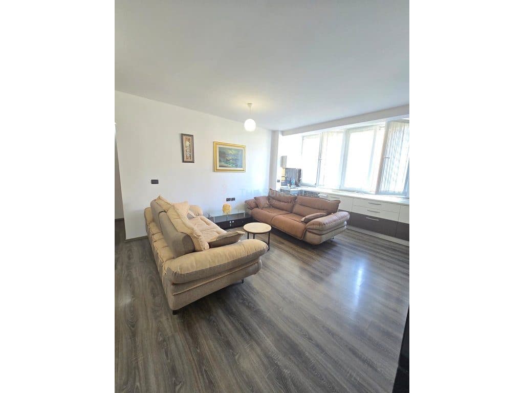 Apartament 2+1 për shitje në Fushën e Aviacionit