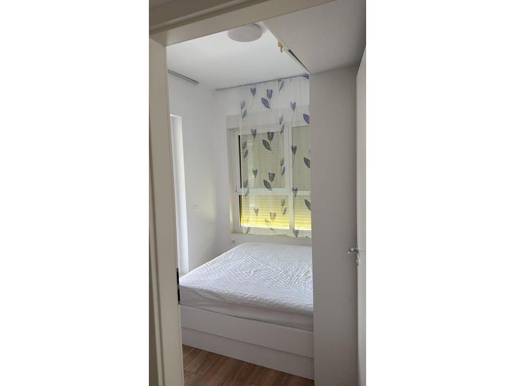 Apartament 1+1 për qira në Kompleksin Mangalem 2