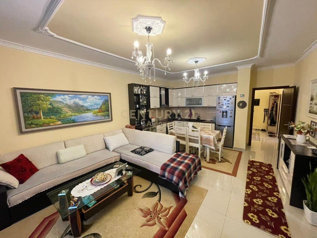 APARTMENT 3+1+2 FOR SALE ON RRUGEN E RE STREET, VLORE