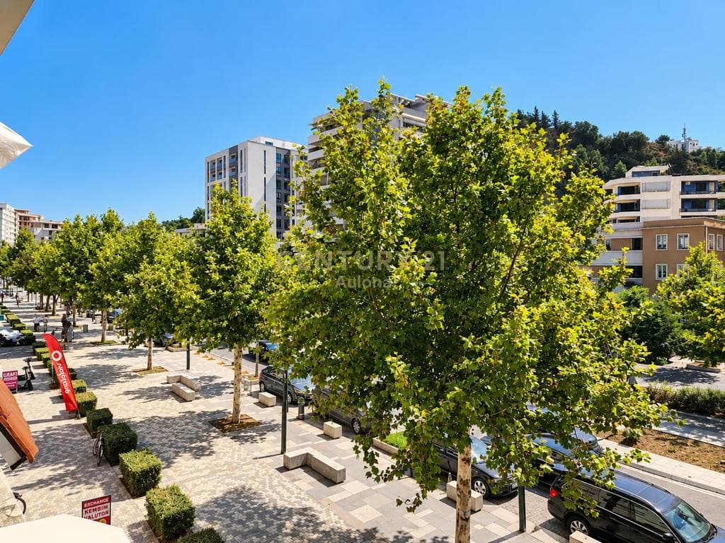 Mundësi Unike: Godinë Biznesi për Shitje në Bulevardin Kryesor, Vlorë 3