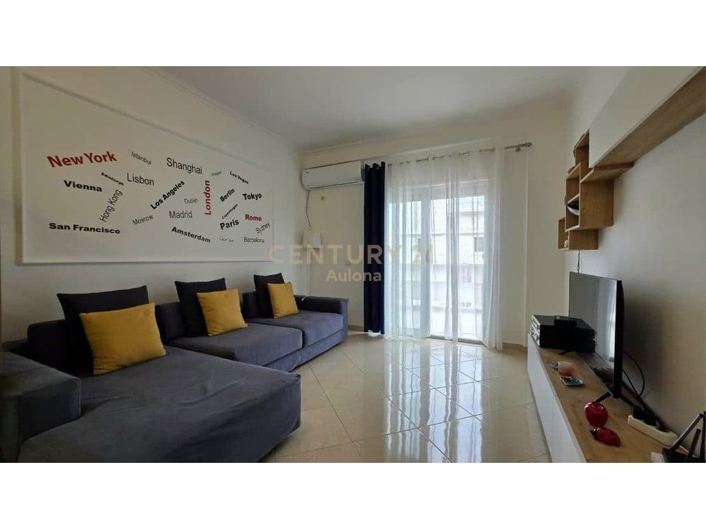 JEPET ME QERA APARTAMENT 2+1 ME PAMJE NE DET NE LUNGOMARE 1 2