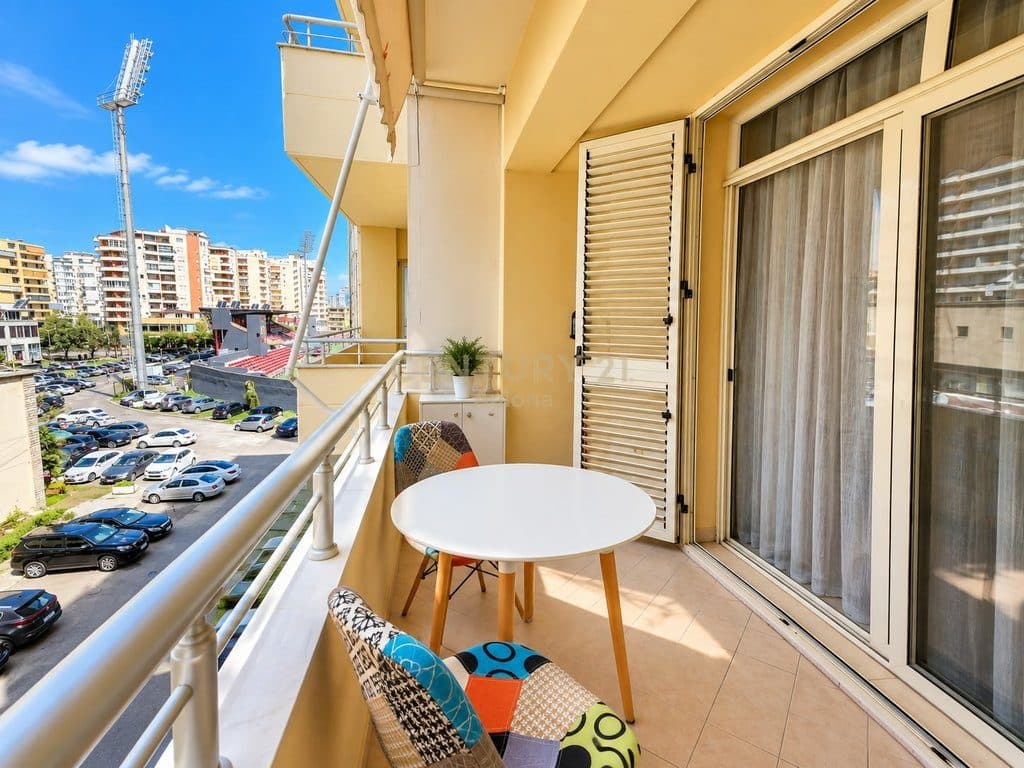 Apartament 2+1 në Qendër, Pranë Lungomare dhe Portit 3