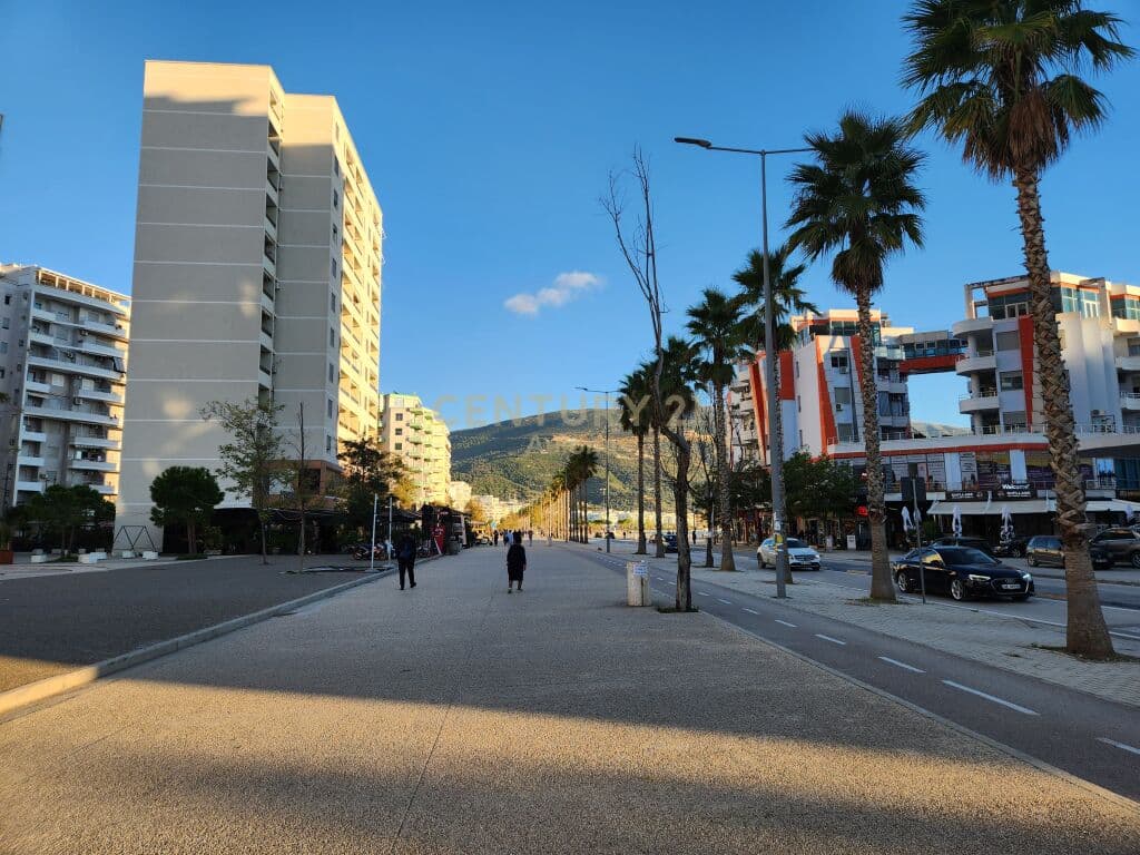 SERVICE UNIT FOR SALE IN VLORE 3