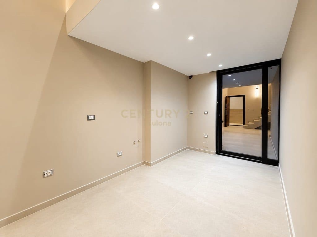 Duplex Modern për Shitje në Vlorë 4