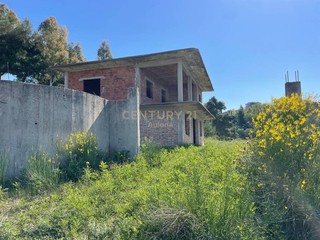 PRIVATE HOUSE WITH TWO APARTMENTS FOR SALE VLORE 2
