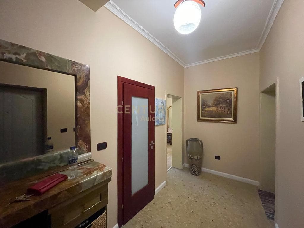 SHITET APARTAMENT PRANE GJIMNAZIT "HALIM XHELO" - VLORE! 2