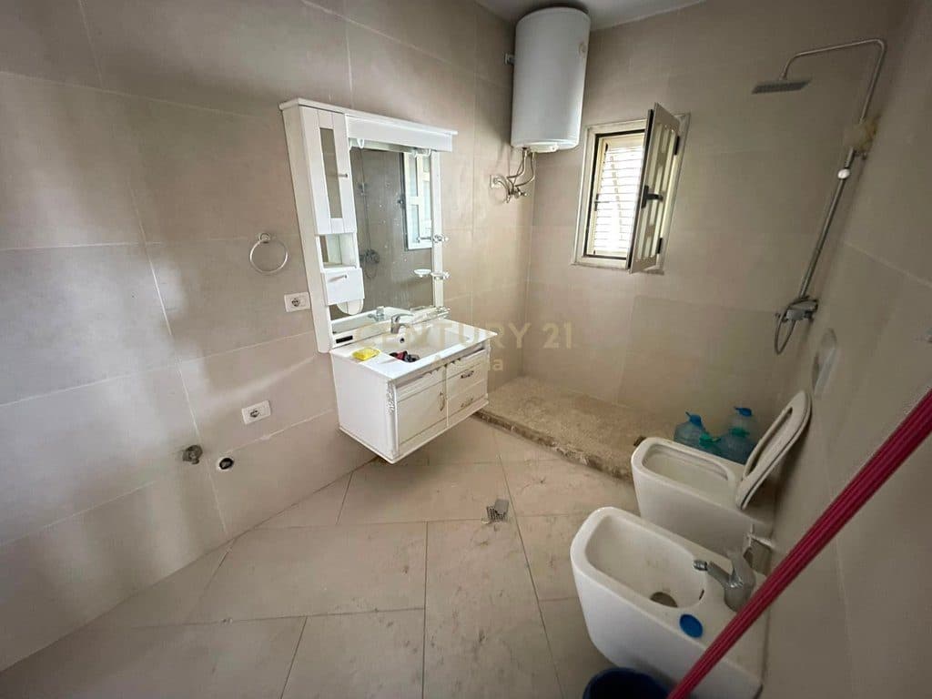 APARTMENT 2+1 FOR SALE AT THE POLICE COMMISSARIAT VLORE 4