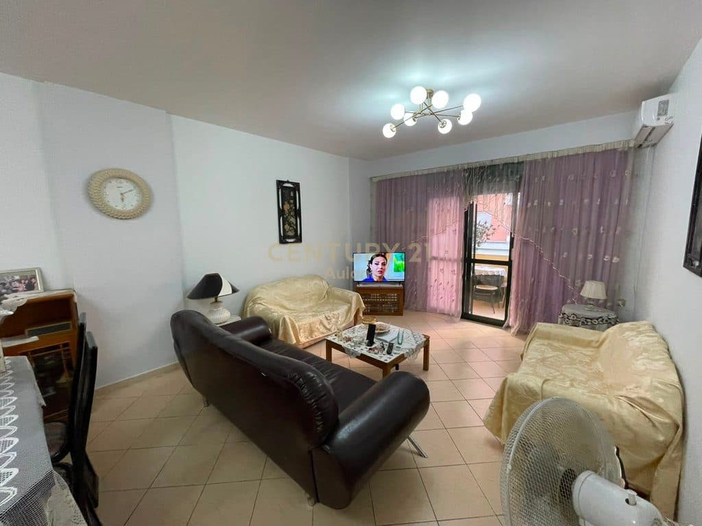 1+1 APARTMENT FOR SALE IN SUPER LOCATION 4