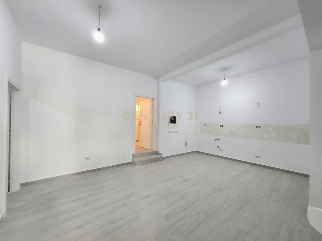 Shitet Apartament 1+1 Pranë Bulevardit Kryesor, Vlorë 4