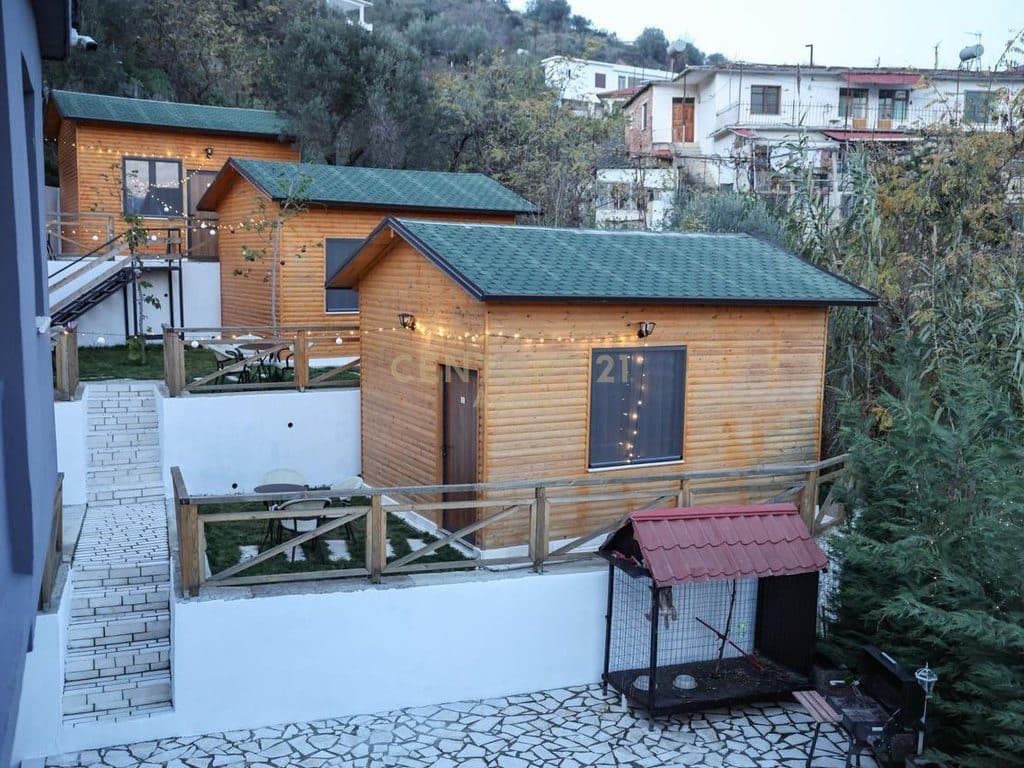 Hostel & Shtëpi Druri në Shitje në Berat 3