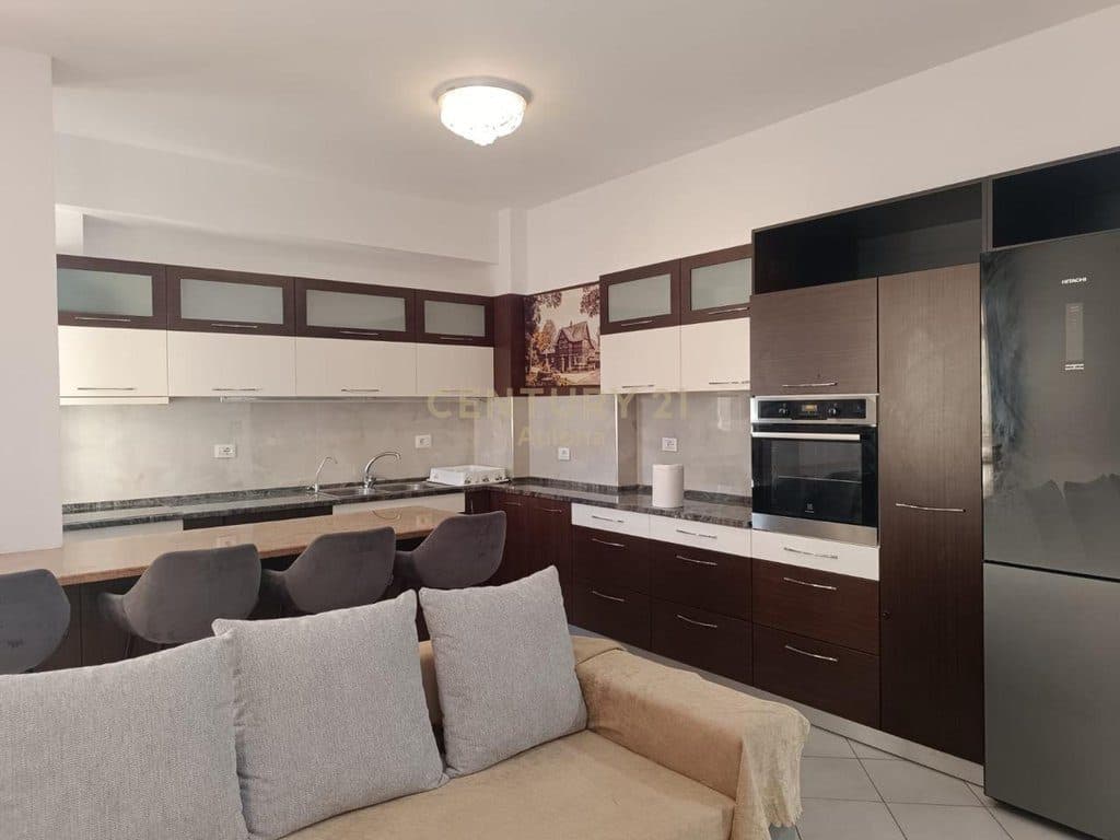 APARTAMENT 2+1+2 PER QERA,PRANE GAMA MARKET!