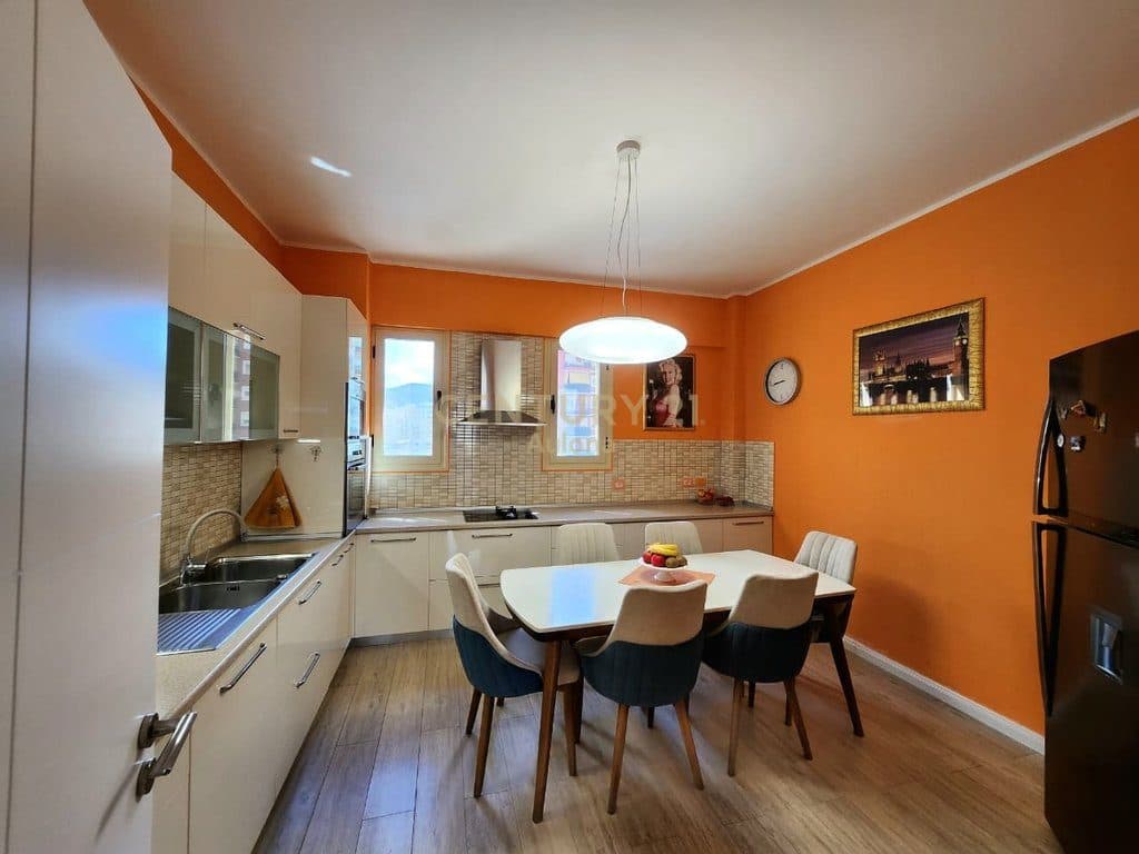 2+1 Apartment in the Center, Near Lungomare and the Port 4