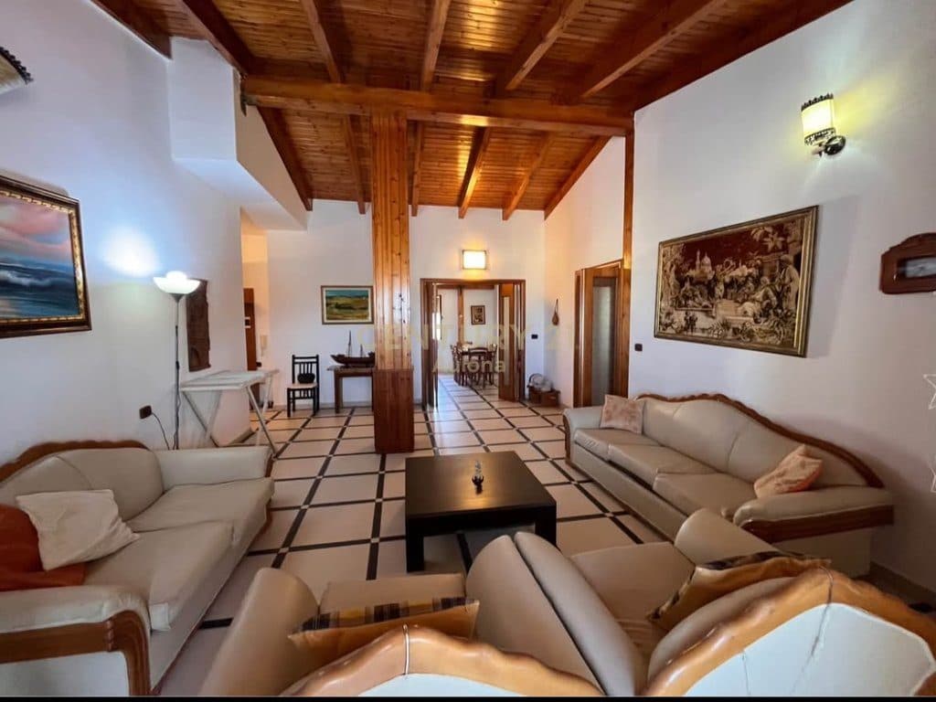 APARTMENT 2+1+2 FOR RENT ALBANO - ROMINA VLORE 4