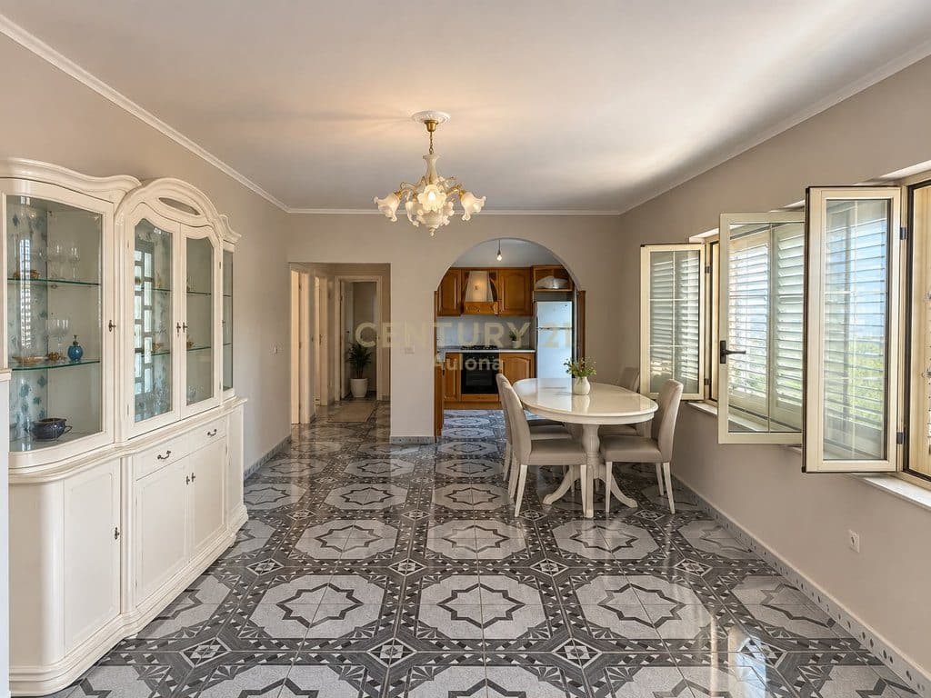 APARTAMENT 2+1 PER SHITJE TE KOMISARIATI I POLICIS VLORE