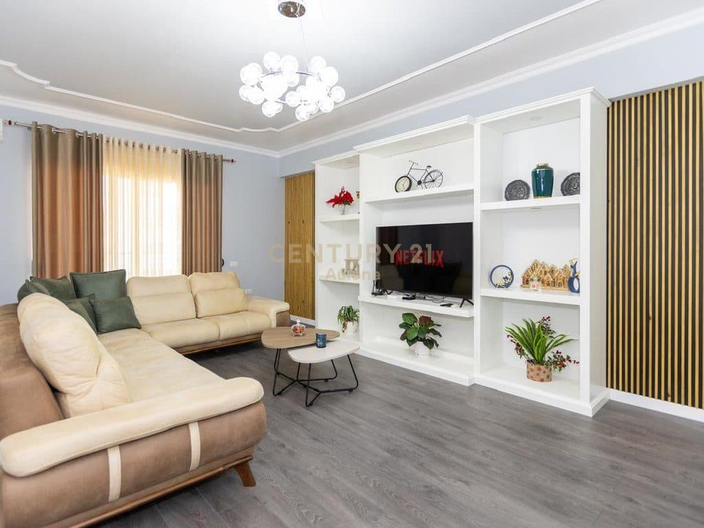 Apartment for rent 2+1+2 for 1, 2, 3, or 4 months. Water, electricity, TV, and internet included in the price