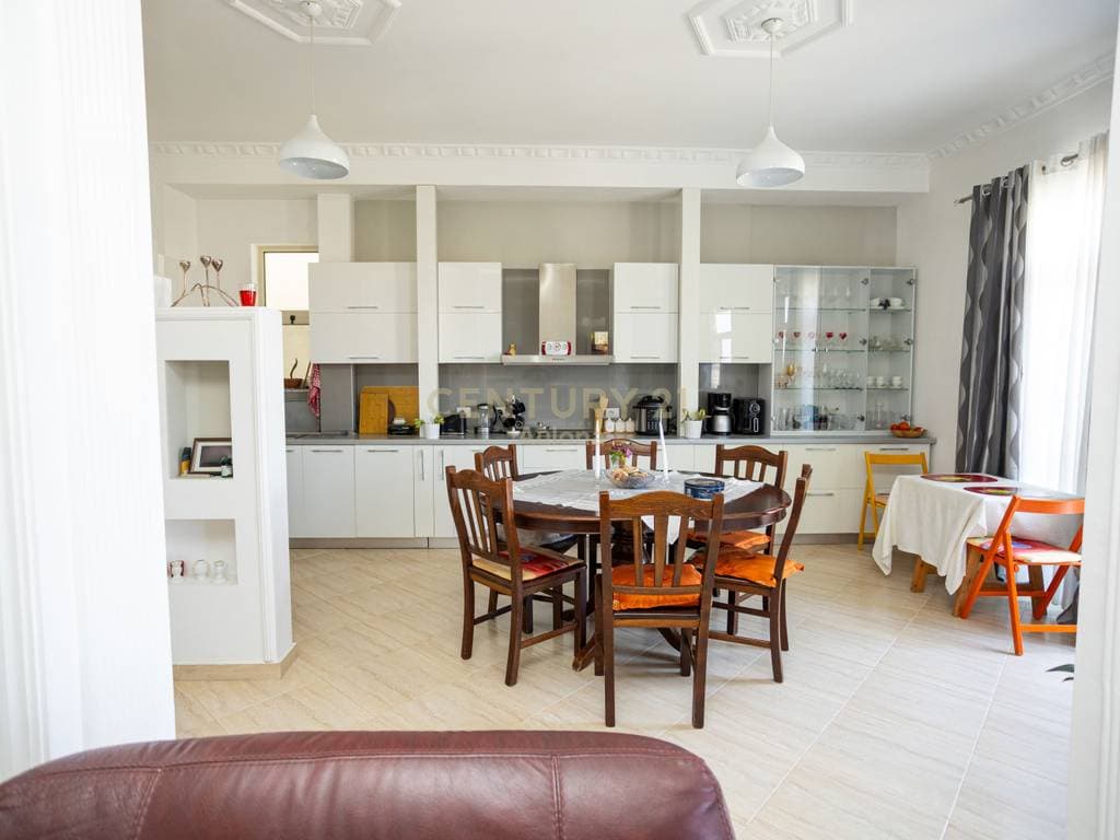 🌆 Comfortable Penthouse for Sale 202 m² + 100 m² Panoramic Veranda near the Waterfront 2