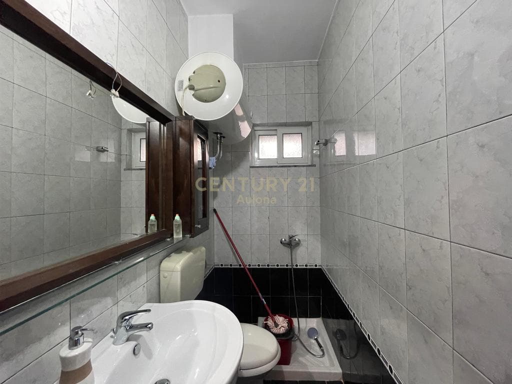 SHITET APARTAMENT PRANE GJIMNAZIT "HALIM XHELO" - VLORE! 4