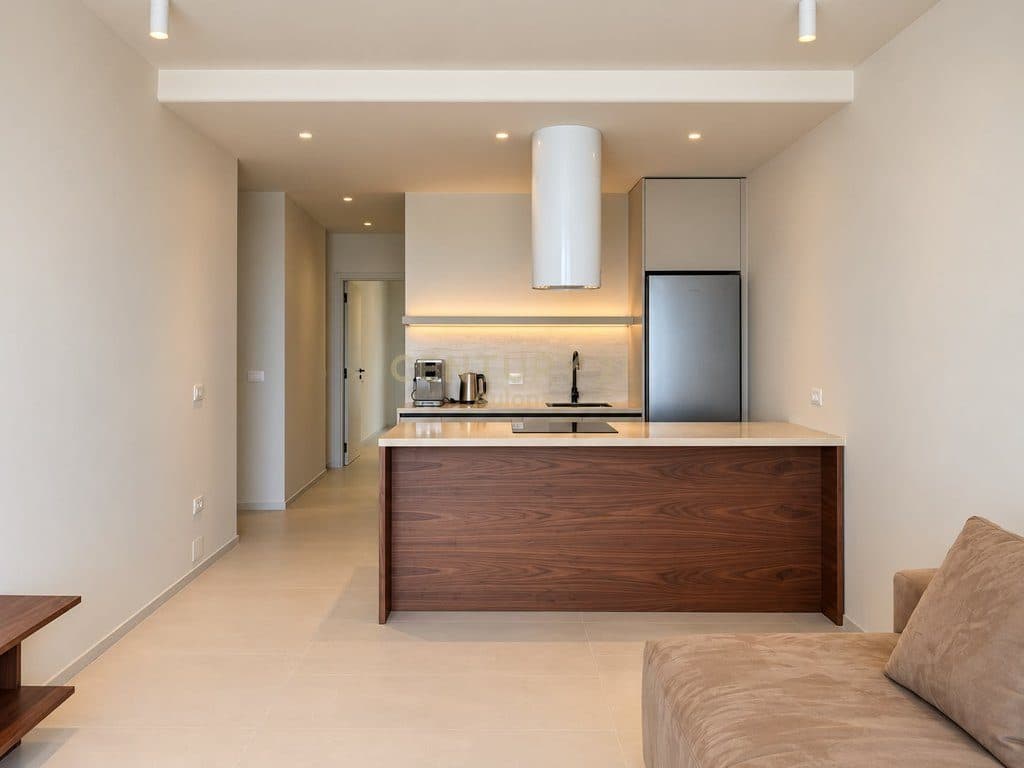 Apartament Luksoz me Parkim dhe Pamje nga Deti 2