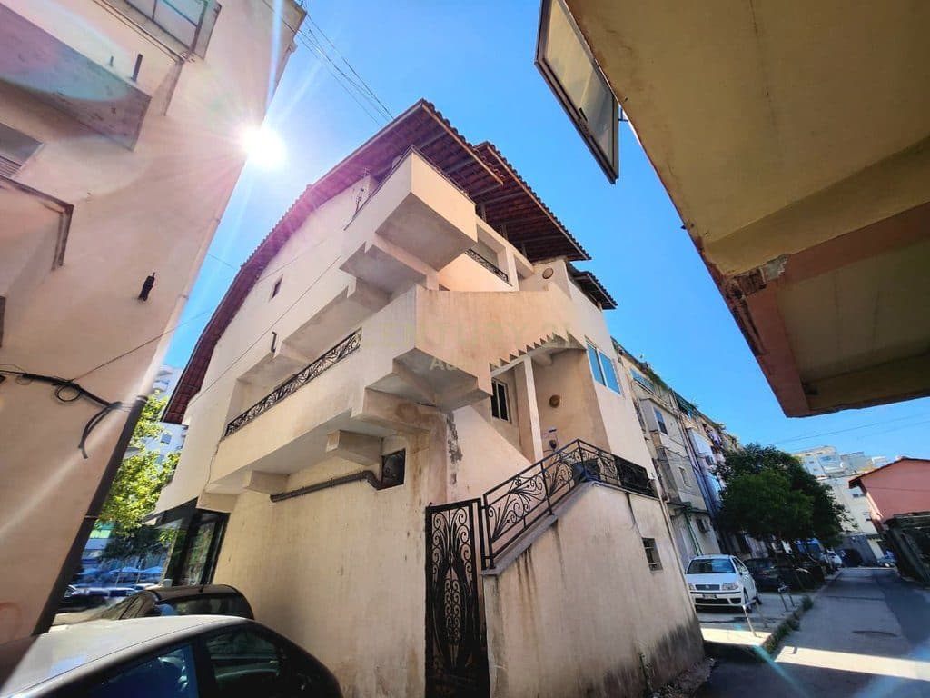 BUSINESS FOR SALE ON THE MAIN BOULEVARD IN VLORE 2