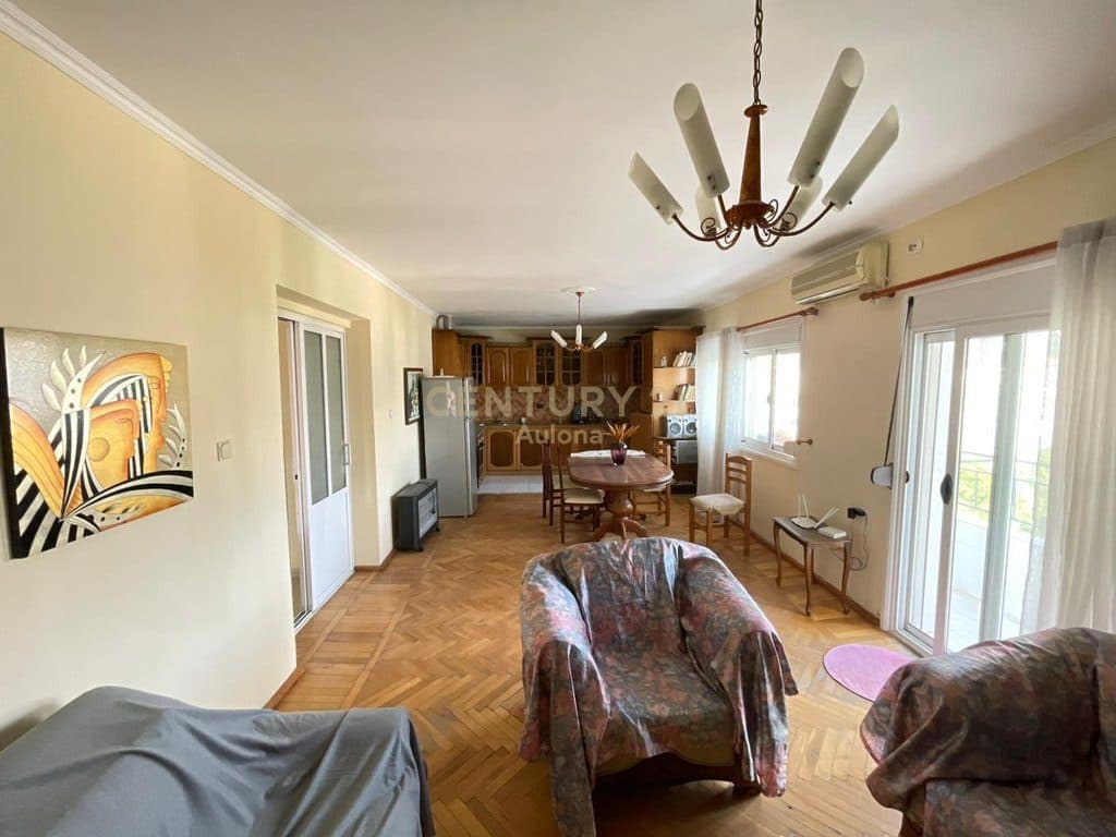 APARTMENT 2+1 FOR SALE ON RRUGA E RE STREET EXISTING BUILDING WITH RENOVATED FACADE 3