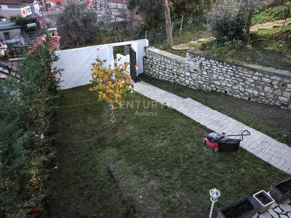 Hostel & Wooden House for Sale in Berat 2