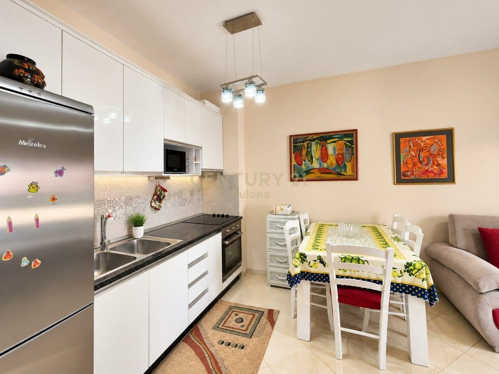 Apartament 2+1 me Qira në C-Front, Lungomare 1 3