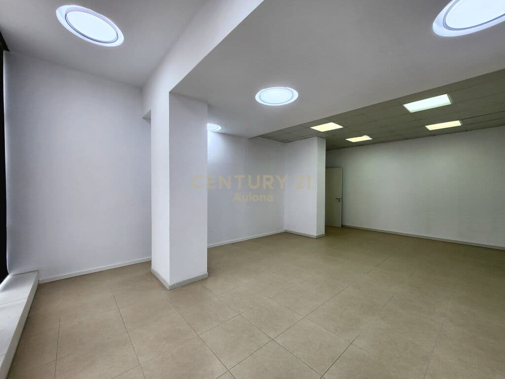 BUSINESS ENVIRONMENT FOR RENT IN VLORA 3