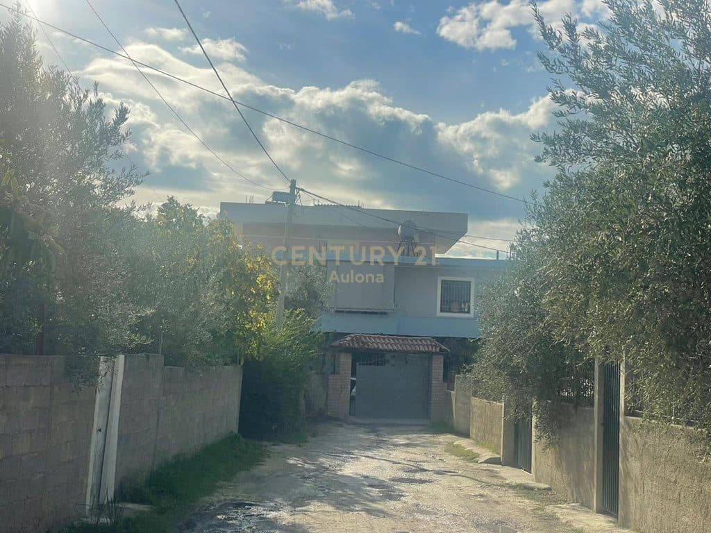 PRIVATE HOUSE WITH TWO APARTMENTS FOR SALE VLORE 3
