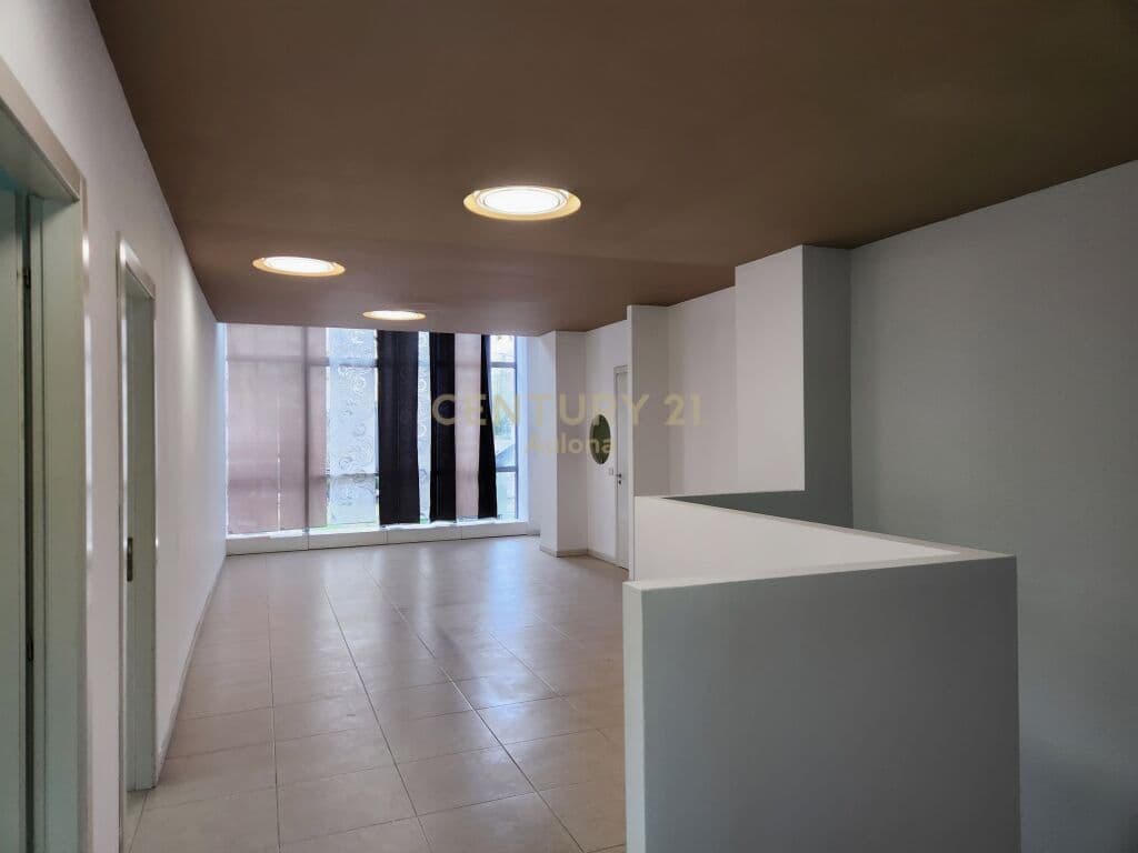 BUSINESS ENVIRONMENT FOR RENT IN VLORA 4
