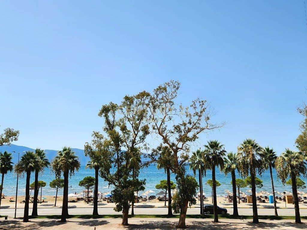 APARTAMENT 3+1 ME PAMJE NE DET REZIDENCA POSEIDON , LUNGOMARE - VLORE !