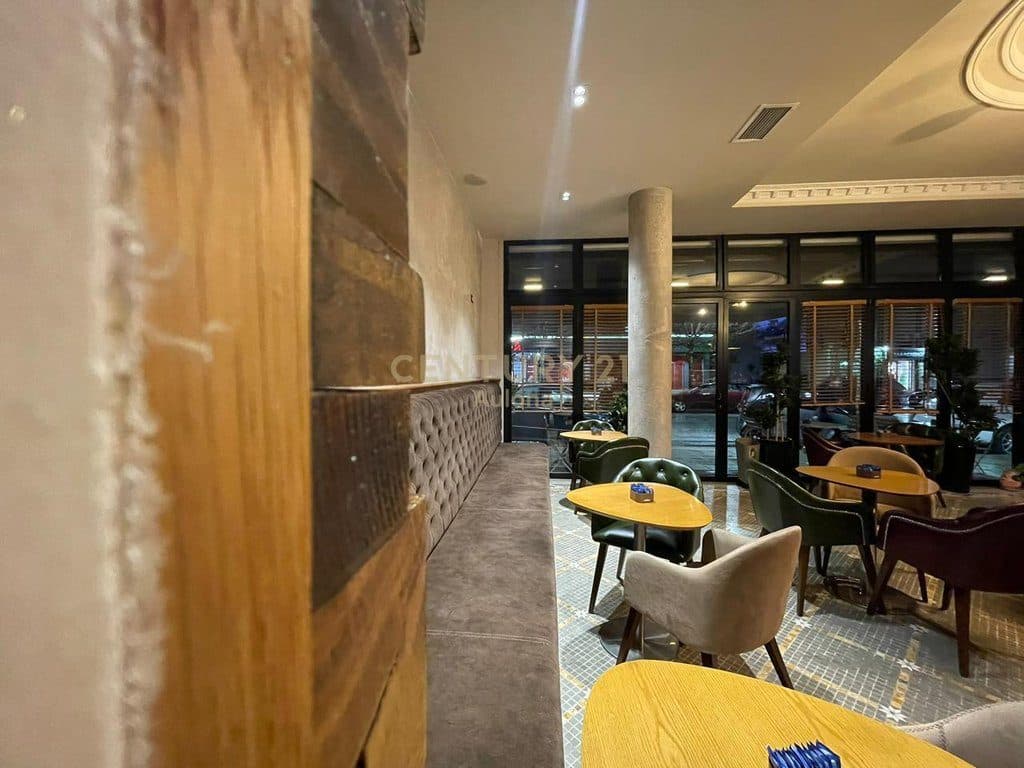 SHITET HOTEL NE VLORE!