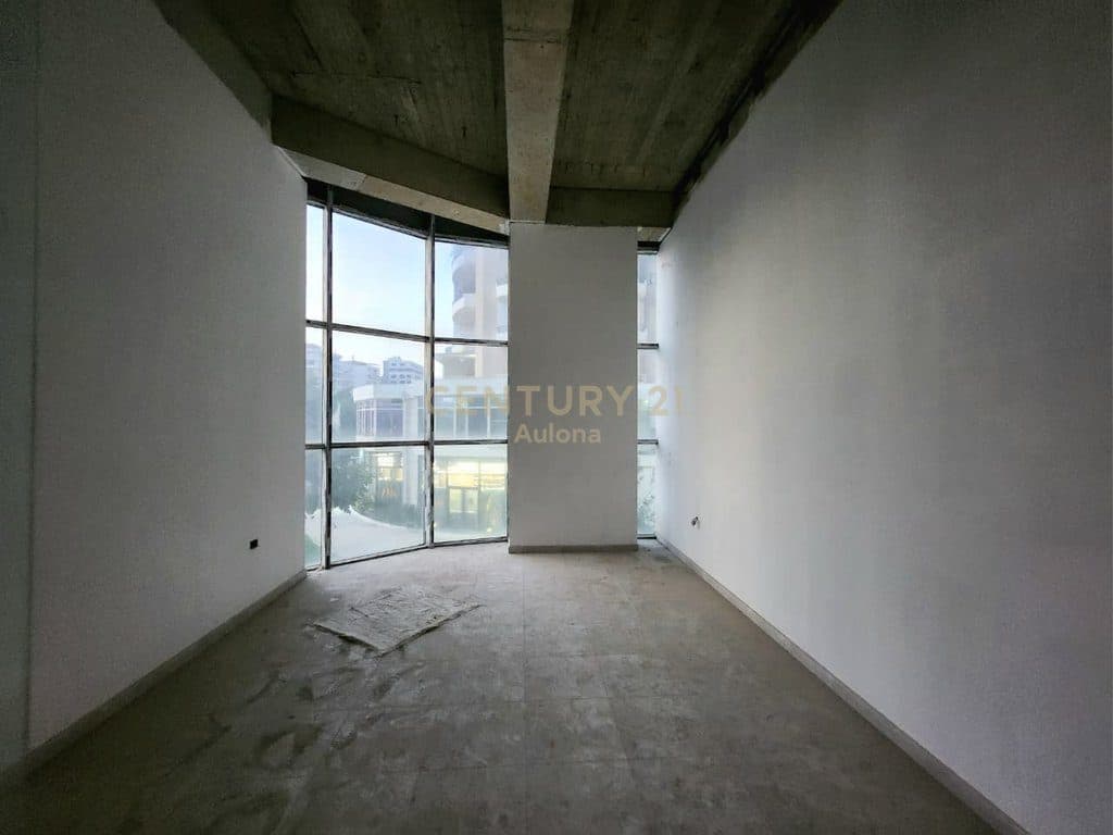 SERVICE UNIT FOR SALE IN VLORE 4