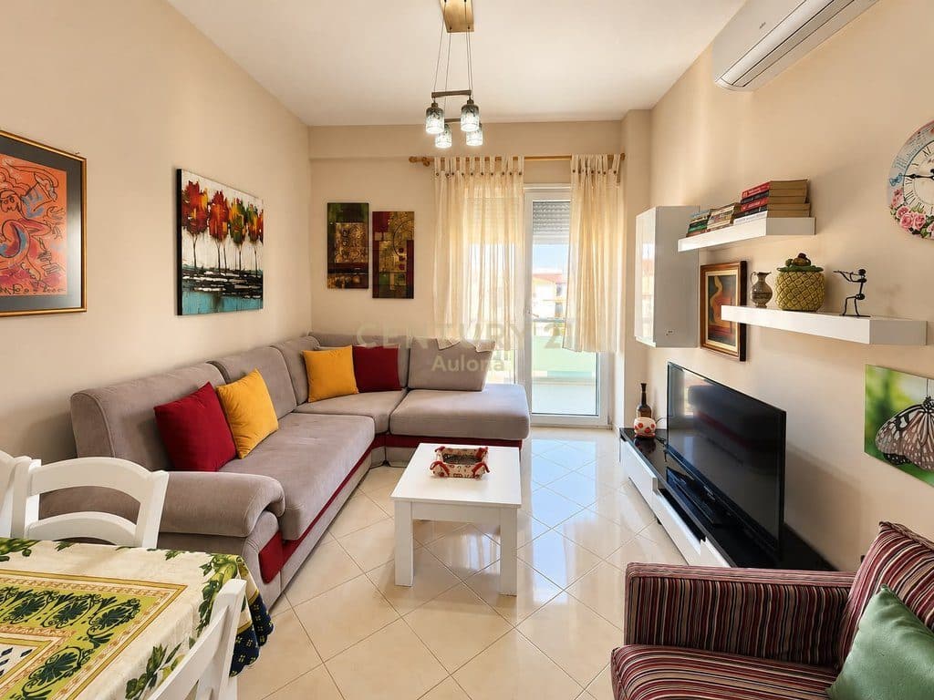 Apartament 2+1 me Qira në C-Front, Lungomare 1 2
