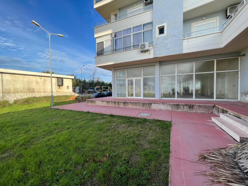 SHITET AMBIENT KOMERCIAL DHE HAPESIRE POSTE PARKIMI, PLAZHI I VJETER-VLORE! 3