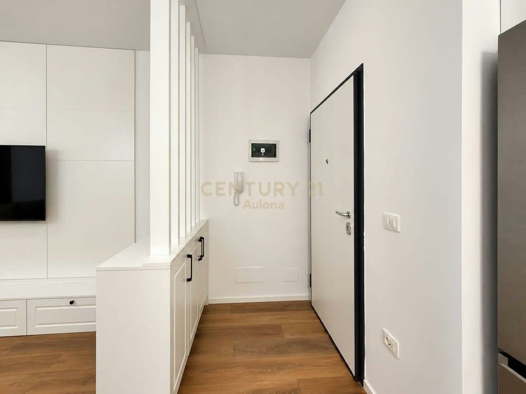 Apartament 1+1 për Shitje pranë Lungomare 1 4